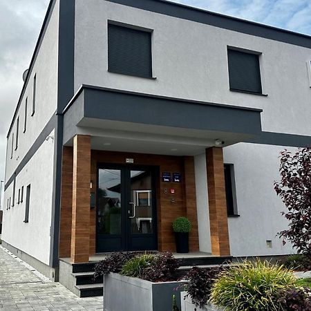 Roomsb Slavonski Brod Exterior photo