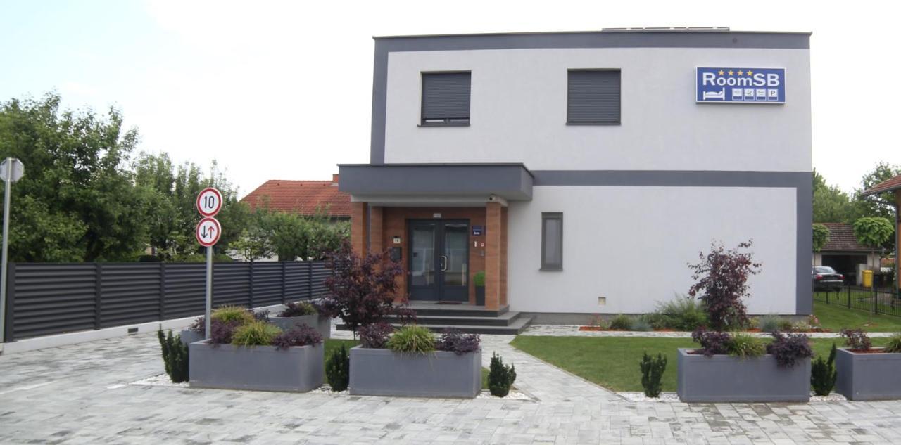 Roomsb Slavonski Brod Exterior photo