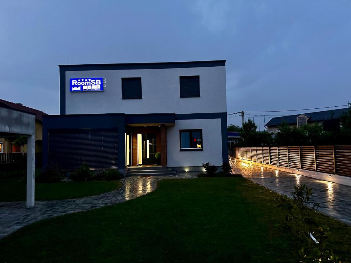 Roomsb Slavonski Brod Exterior photo