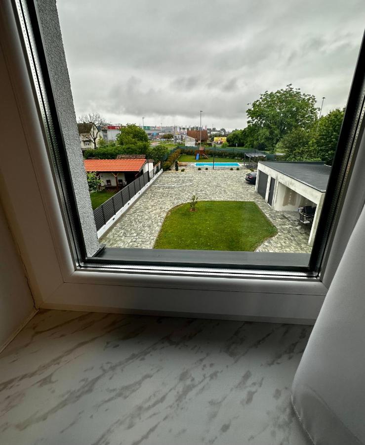 Roomsb Slavonski Brod Exterior photo